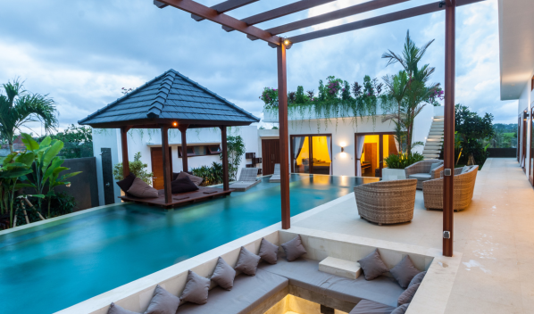 Mẫu nhà phố phong cách tân cổ điển vừa sang chảnh vừa hiện đại. Nhà đẹp Bình Dương / Nam Phong BDS